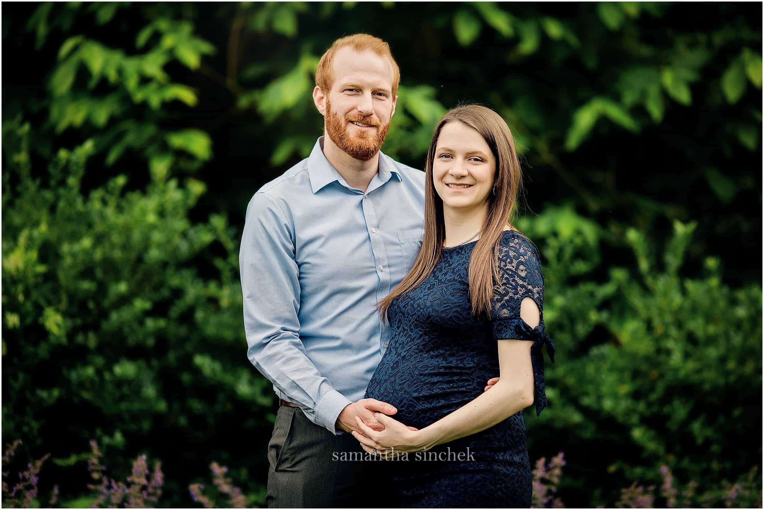 young couple at maternity pictures with Cincinnati's best photographer Samantha Sinchek