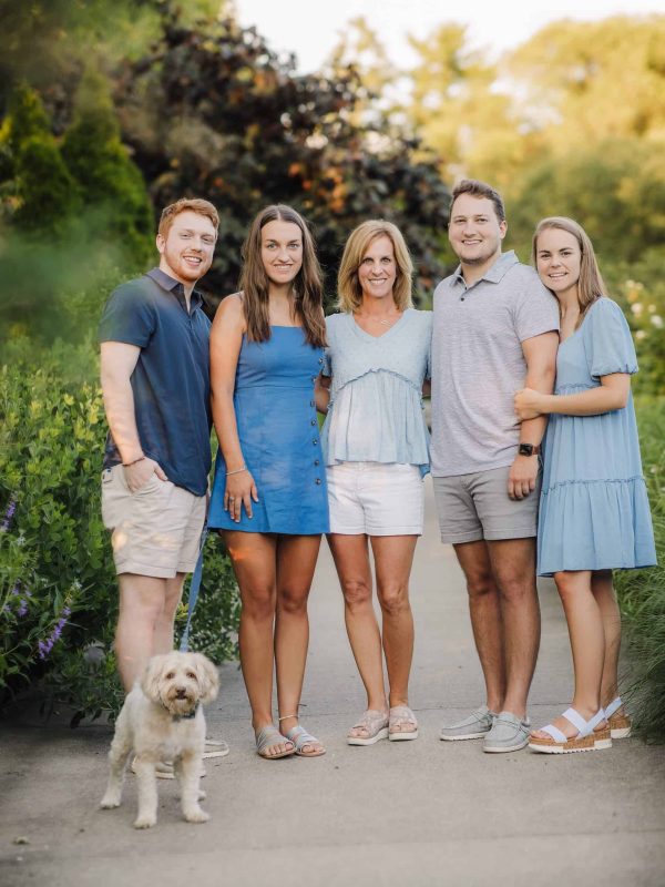 family photographer cincinnati ohio ault park adult family 2022