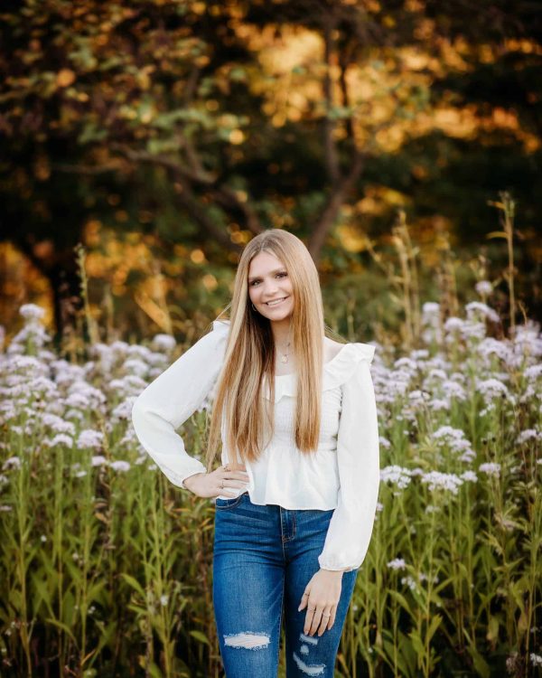 high school senior in golden sunlight at ault park in cincinnati ohio